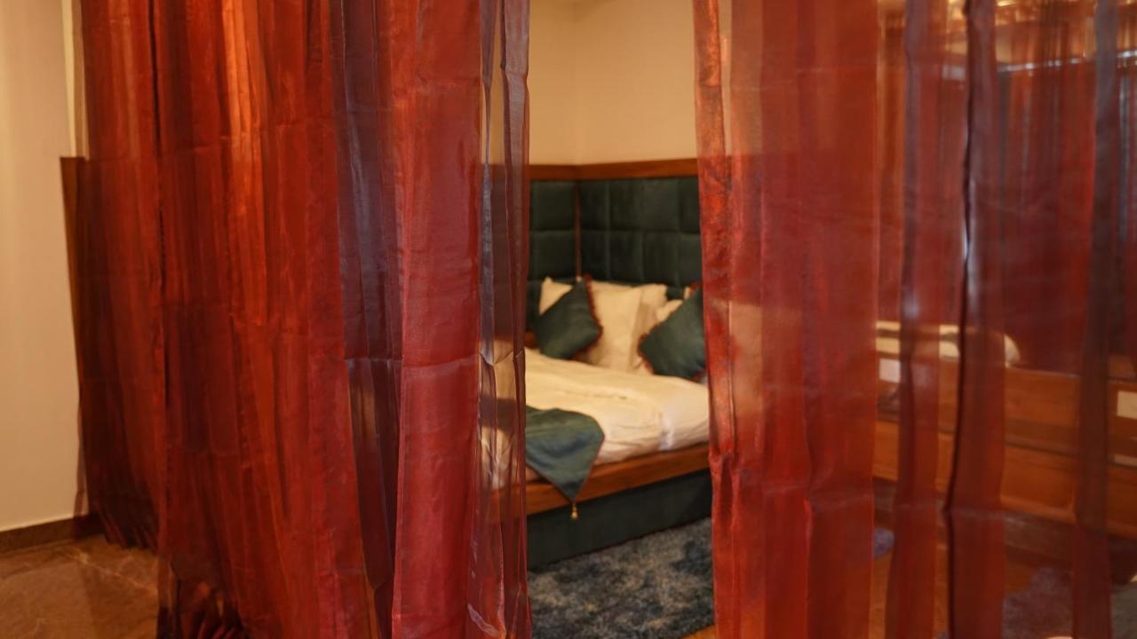 Hotel Saheb'S Castle Mcleodganj Маклеод-Гандж Екстер'єр фото